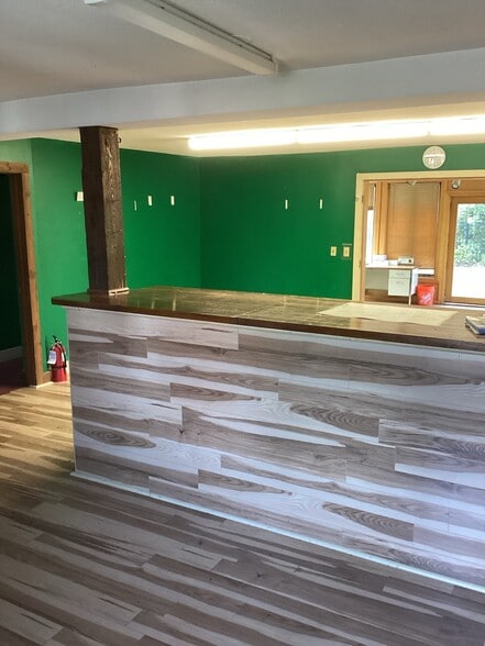 12 Elm St, Hatfield, MA à louer - Photo du bâtiment - Image 2 de 10