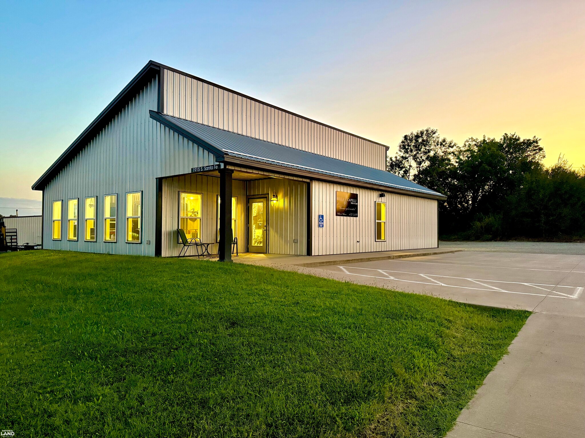 1915 S Santa Fe Ave, Chanute, KS à vendre Photo principale- Image 1 de 36