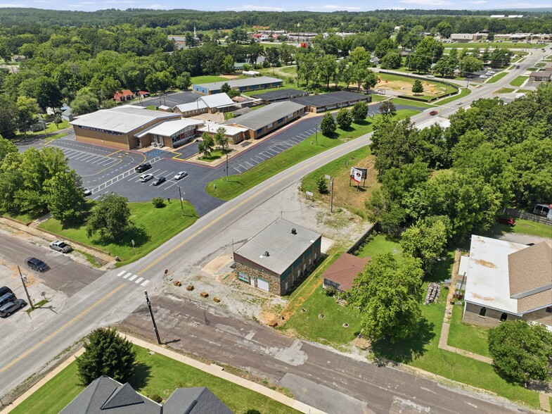 301 N Elm St, Mountain View, MO for sale - Building Photo - Image 3 of 24