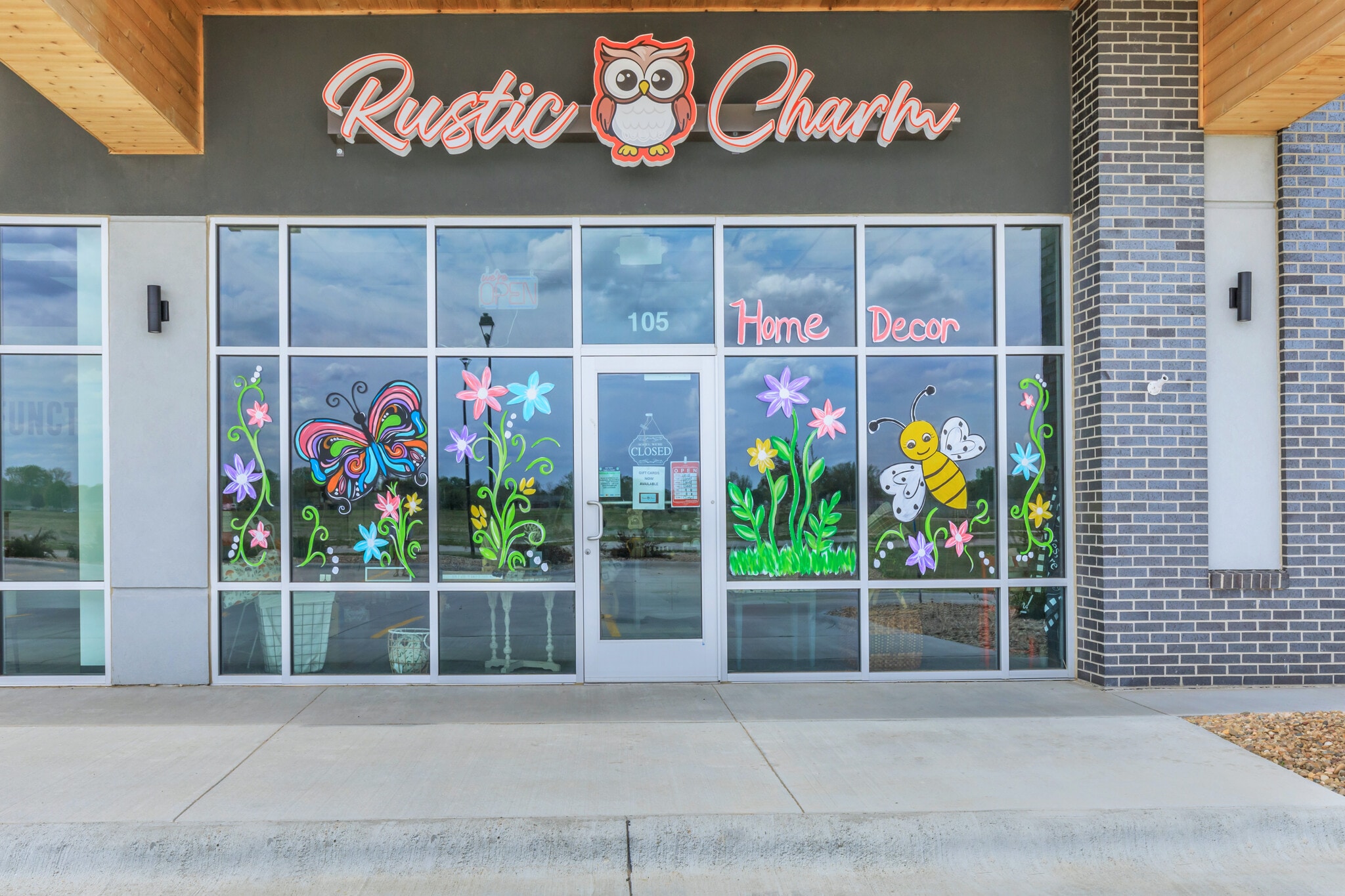 1113 Theatre Drive, Hastings, NE for lease Building Photo- Image 1 of 4