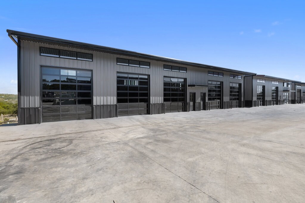 451 Farrell Rd, Dripping Springs, TX à vendre Photo du bâtiment- Image 1 de 15