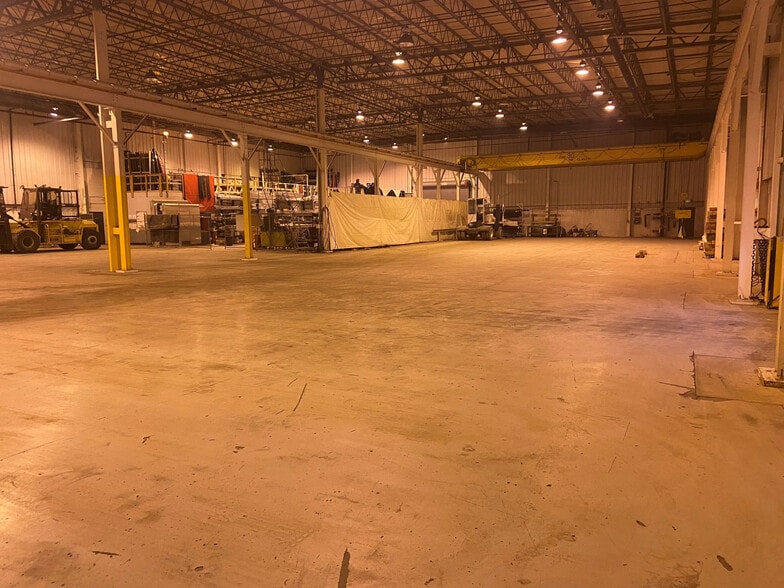 27800 Wick Rd, Romulus, MI for lease - Interior Photo - Image 3 of 5
