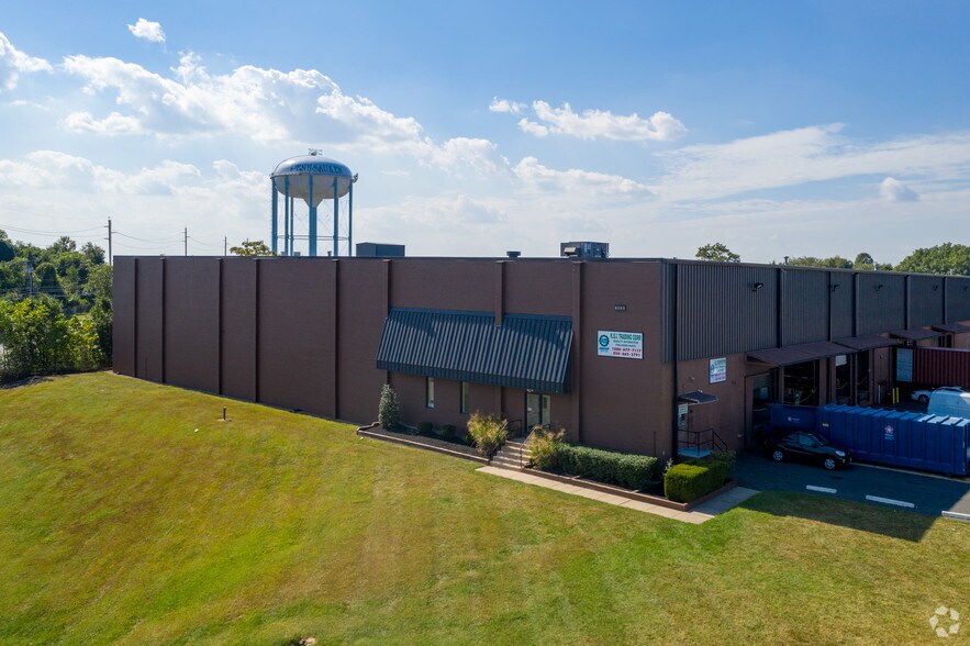 8295-8301 National Hwy, Pennsauken, NJ à louer - Photo du bâtiment - Image 2 de 9