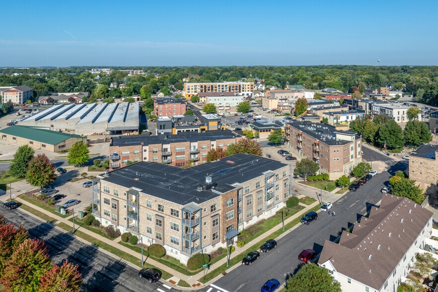 351 E Main St, Sun Prairie, WI à louer - Aérien - Image 3 de 7