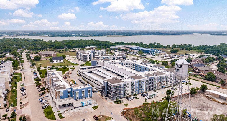 300 Lakefront Dr, Little Elm, TX à louer Photo du bâtiment- Image 1 de 5