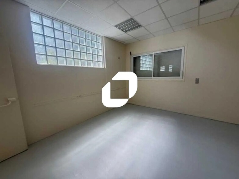 Office in Éragny for lease - Building Photo - Image 3 of 14