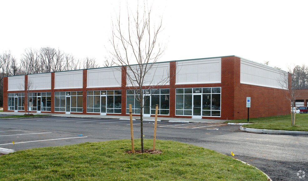 6501-6529 Ironbridge Pl, Richmond, VA à louer - Photo du bâtiment - Image 2 de 2