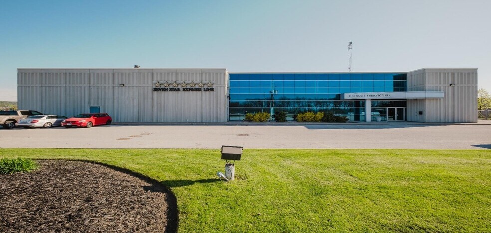 1180 S Service Rd, Hamilton, ON à vendre - Photo du bâtiment - Image 2 de 11