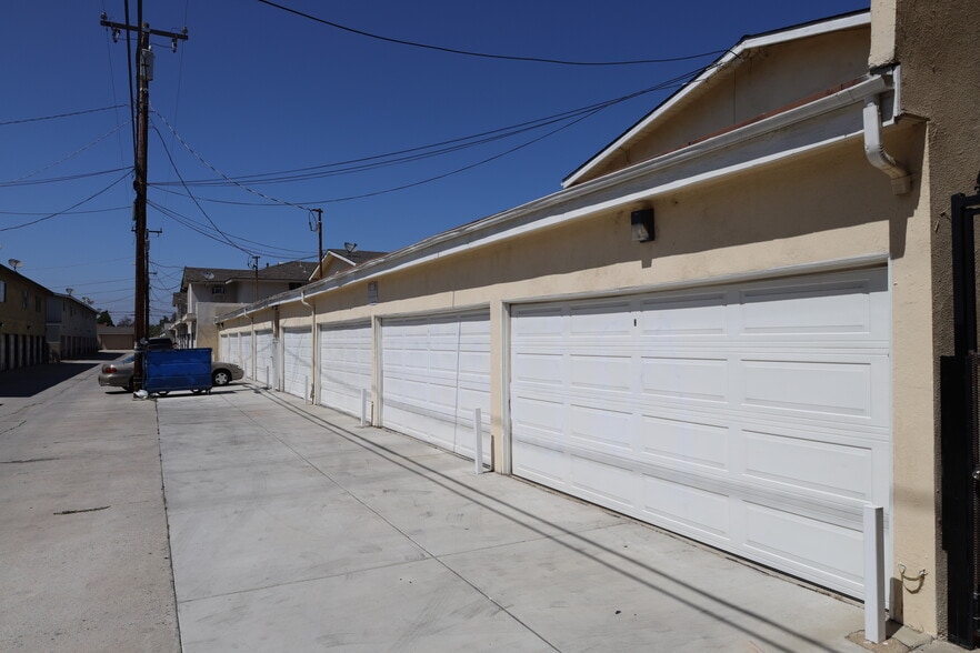 931-935 S Trident St, Anaheim, CA for sale - Building Photo - Image 3 of 10