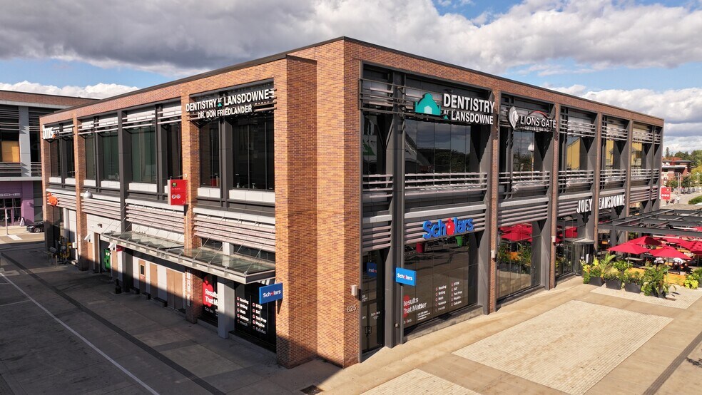 1015 Bank St, Ottawa, ON à louer - Photo du bâtiment - Image 2 de 4