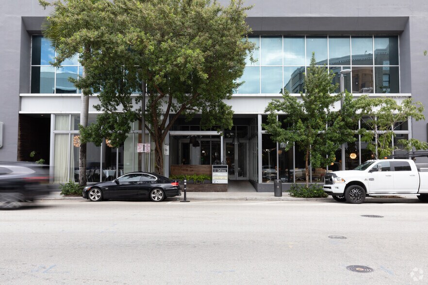 4141 NE 2nd Ave, Miami, FL à louer - Photo du bâtiment - Image 2 de 10