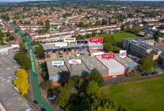 Plus de détails pour Tudor Rd, Harrow - Industriel à louer