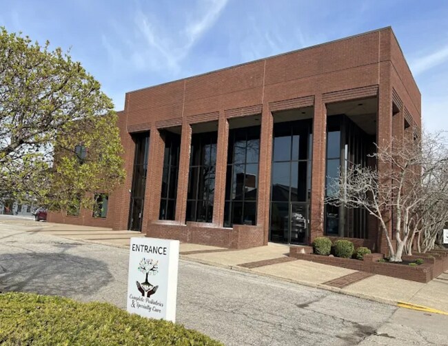 More details for 223 E Spring St, New Albany, IN - Office/Medical for Lease