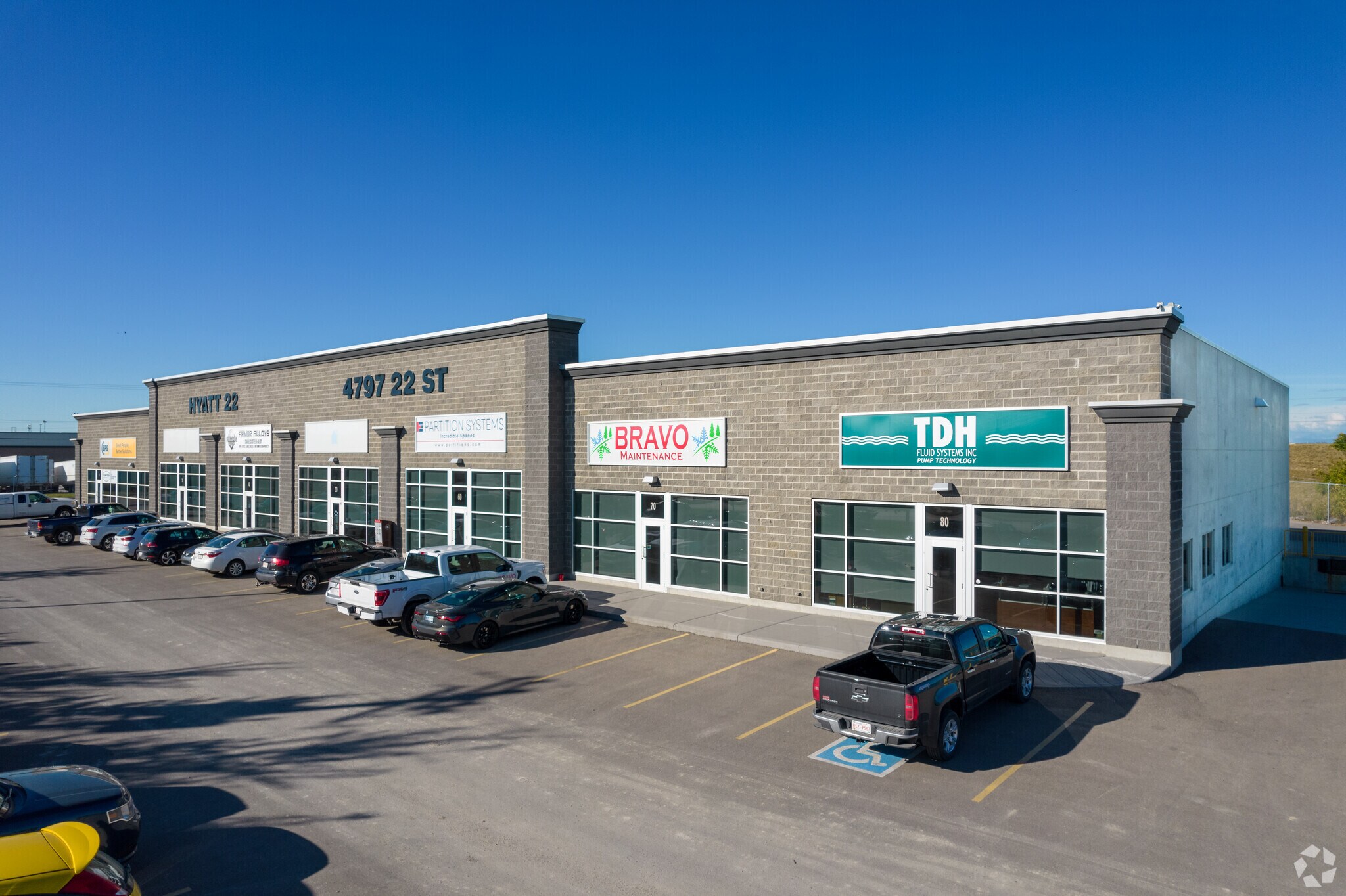 4797 22nd St SE, Calgary, AB à vendre Photo du bâtiment- Image 1 de 1