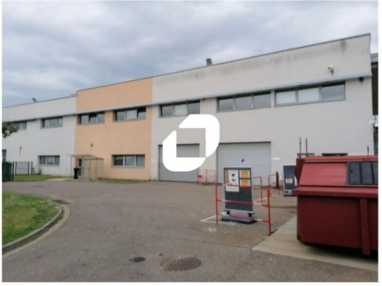 Bureau dans Saint-Priest à louer - Photo du bâtiment - Image 2 de 300