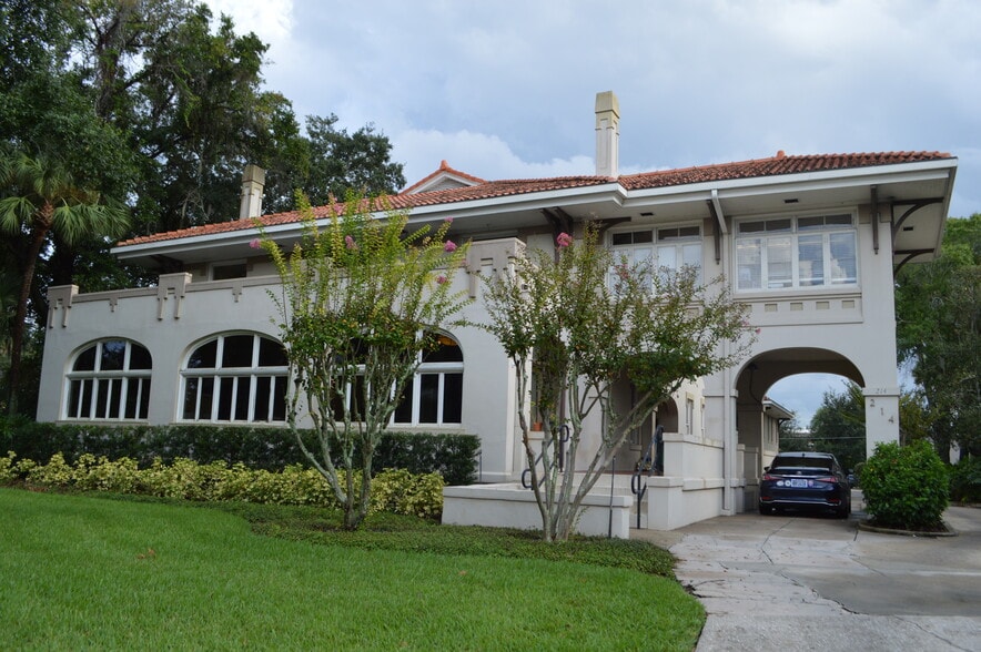 214 S Lucerne Cir, Orlando, FL à vendre - Photo du bâtiment - Image 2 de 10