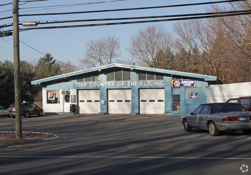 623 Hazard Ave, Enfield, CT à vendre - Photo du bâtiment - Image 3 de 3