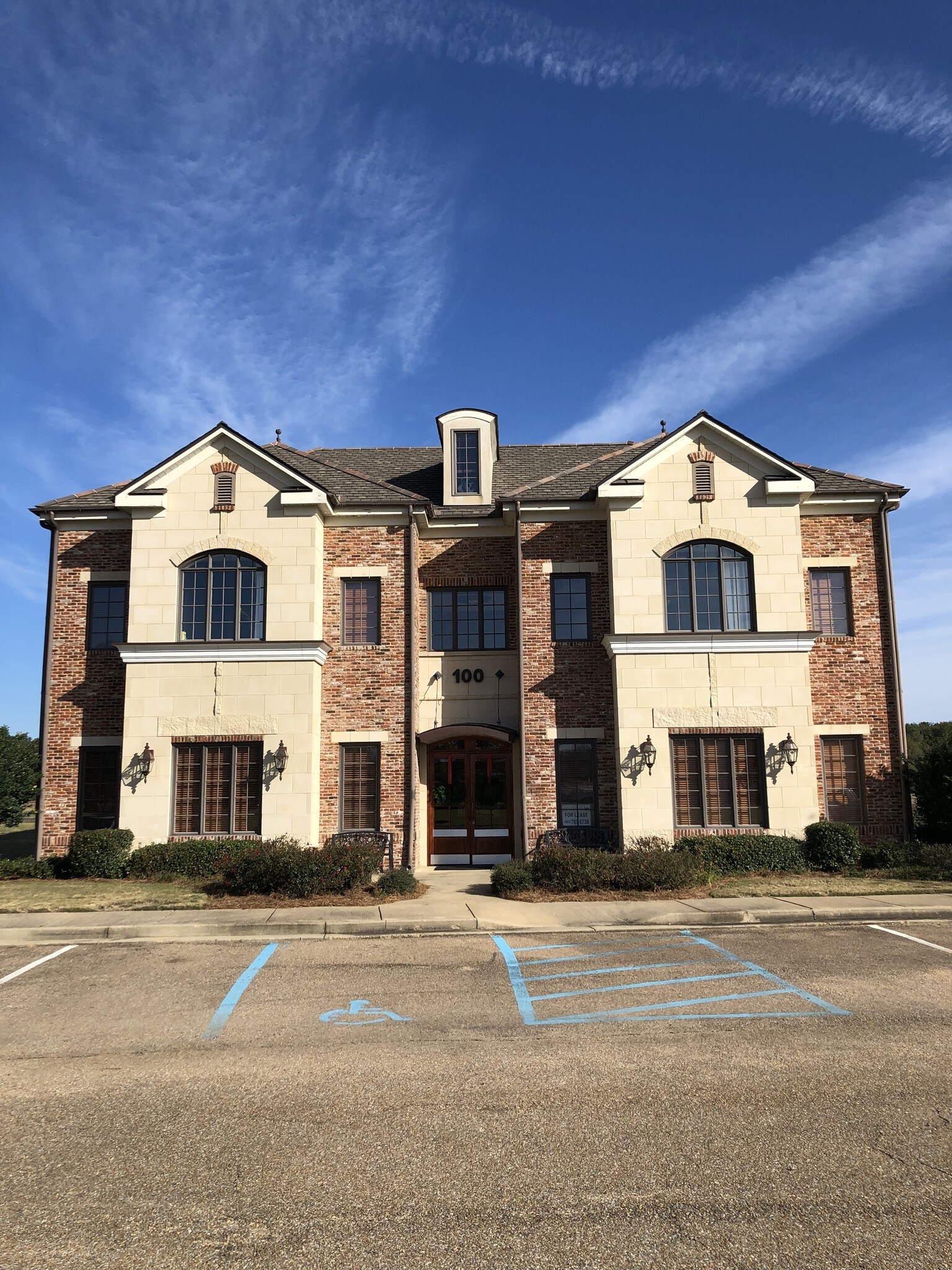 100 Calumet Gdns, Madison, MS for lease Primary Photo- Image 1 of 2