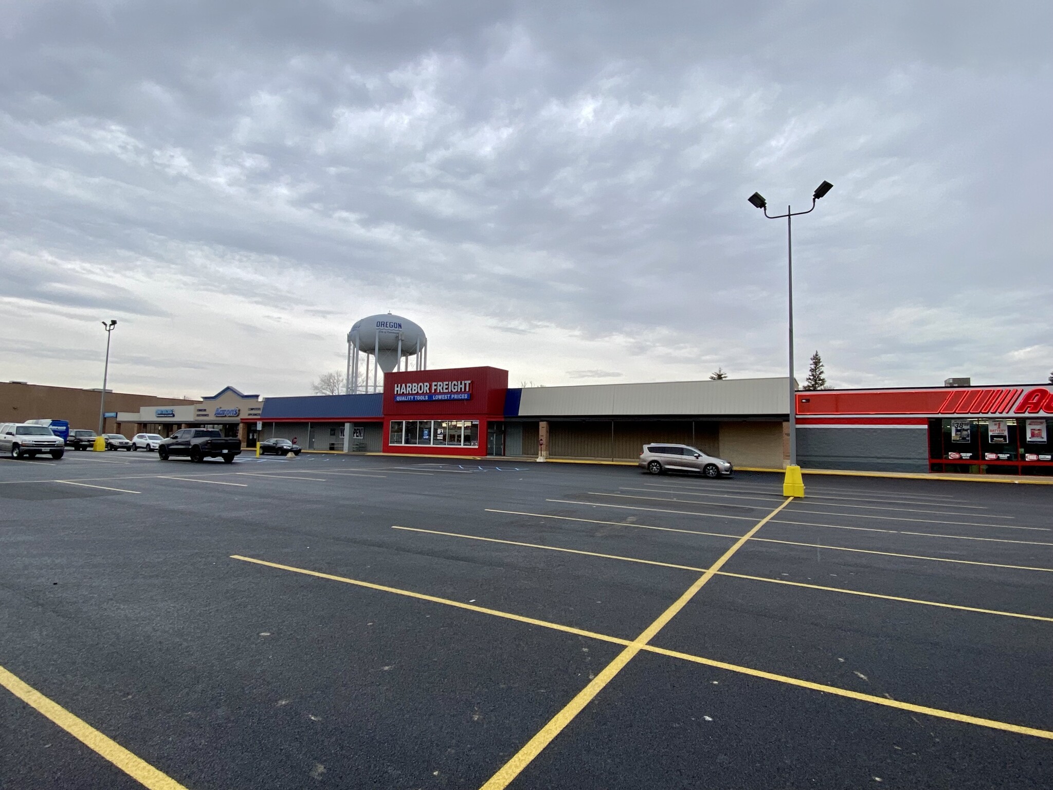 3353-3367 Navarre Ave, Oregon, OH for sale Building Photo- Image 1 of 1