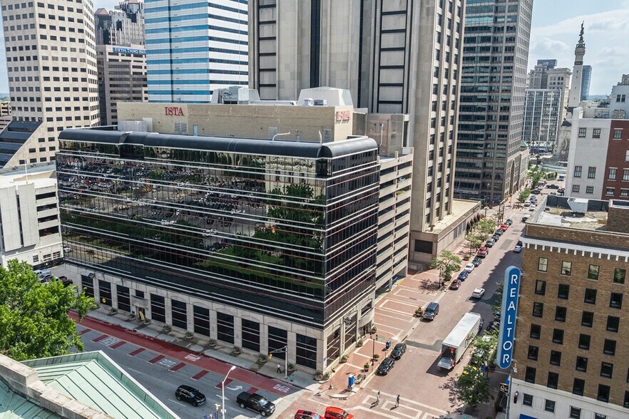 150 W Market St, Indianapolis, IN à vendre - Photo du bâtiment - Image 2 de 8