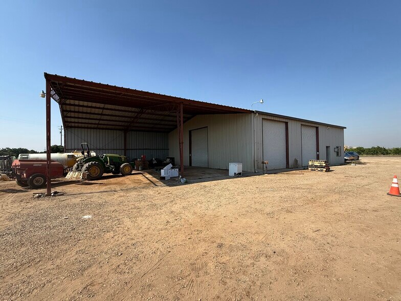 8780 S Anchor Ave, Orange Cove, CA à louer - Photo du bâtiment - Image 3 de 10
