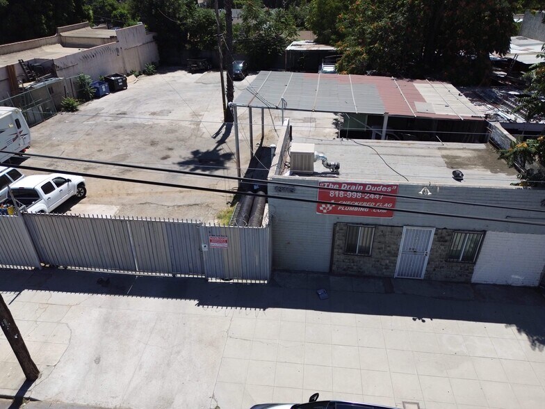 13117 San Fernando Rd, Rancho Cascades, CA à vendre - Photo du bâtiment - Image 1 de 5