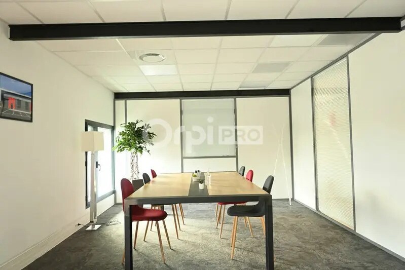 Office in Vénissieux for sale Interior Photo- Image 1 of 9