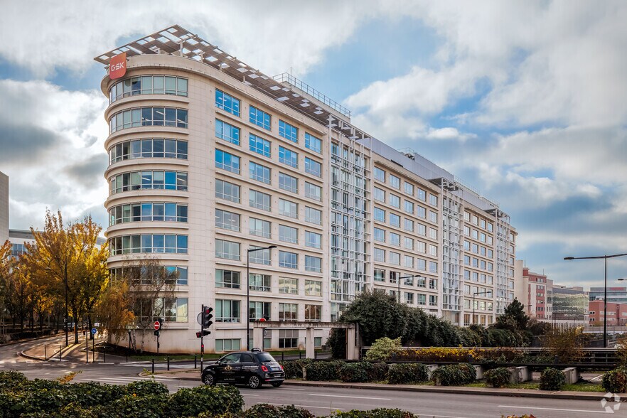 23 Rue François Jacob, Rueil-Malmaison for lease - Building Photo - Image 1 of 1