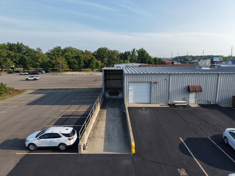 1913 N Wayne St, Angola, IN for lease - Building Photo - Image 2 of 8