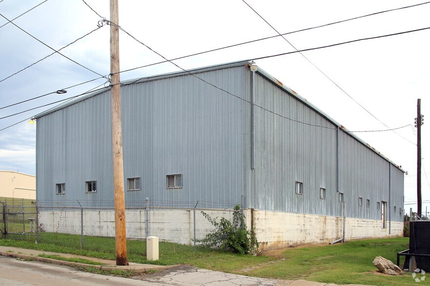 1224 E 4th St, Tulsa, OK à vendre - Photo du bâtiment - Image 2 de 2