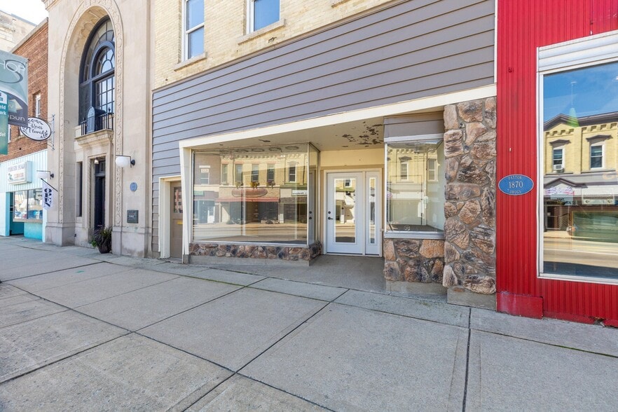 315 E Main St, Waupun, WI for sale - Building Photo - Image 3 of 31