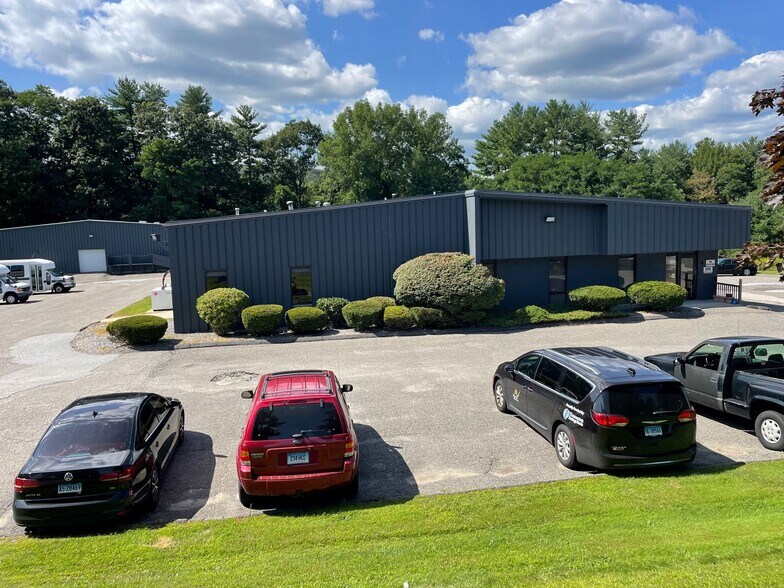 219 Industrial Ln, Torrington, CT à louer - Photo du bâtiment - Image 2 de 3