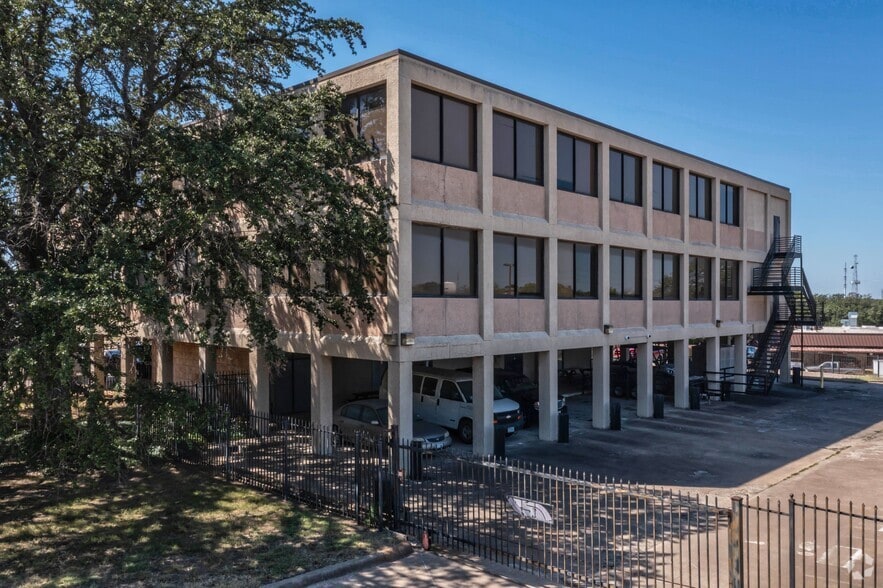 1525 Viceroy Dr, Dallas, TX for sale - Building Photo - Image 3 of 4