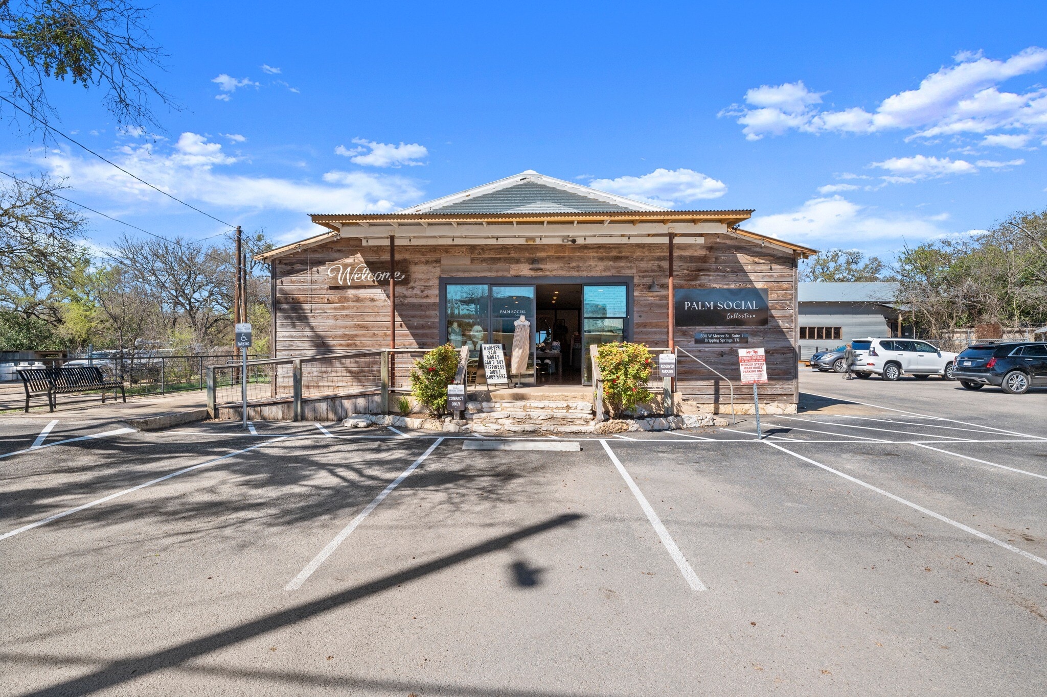 330 W Mercer St, Dripping Springs, TX for lease Primary Photo- Image 1 of 29