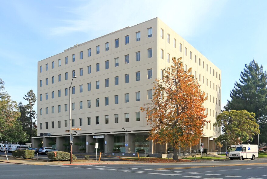 2855 Telegraph Ave, Berkeley, CA à louer - Photo du bâtiment - Image 1 de 5