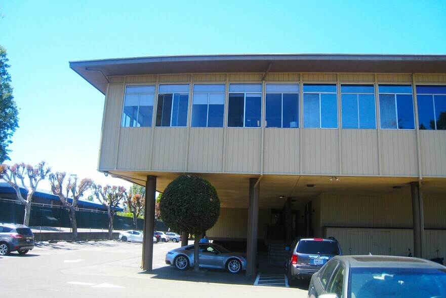 180 Harbor Dr, Sausalito, CA à louer - Photo du bâtiment - Image 2 de 8