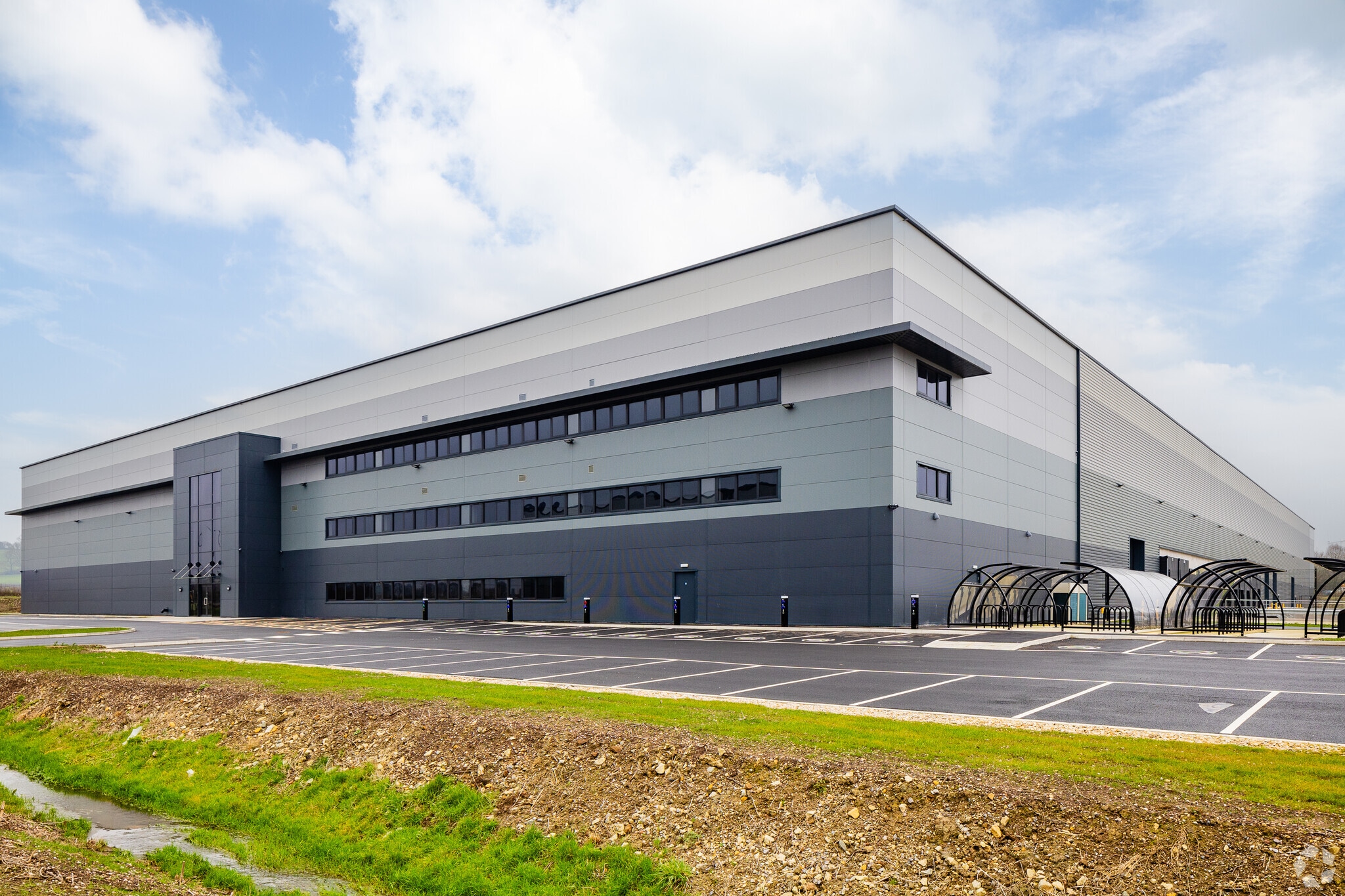 Frontier Park, Banbury for lease Primary Photo- Image 1 of 3