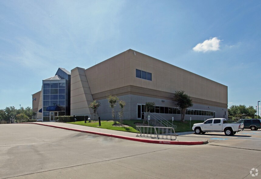 7300 W Greens Rd, Houston, TX for lease - Building Photo - Image 3 of 12