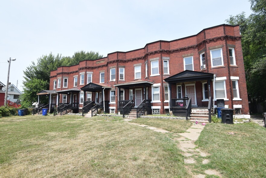 7413 Decker Ave, Cleveland, OH à vendre - Photo du bâtiment - Image 2 de 11