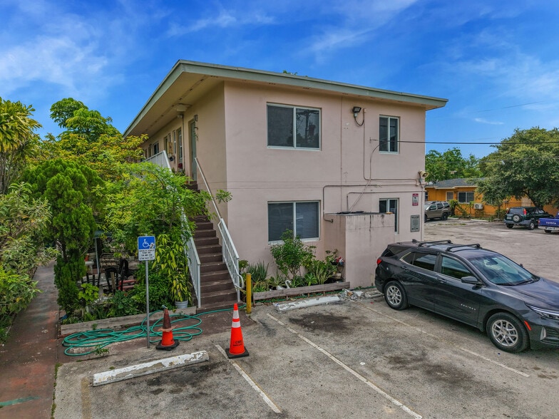 Buenavista Flats Assamblage portfolio of 1 properties for sale on LoopNet.ca - Building Photo - Image 3 of 33