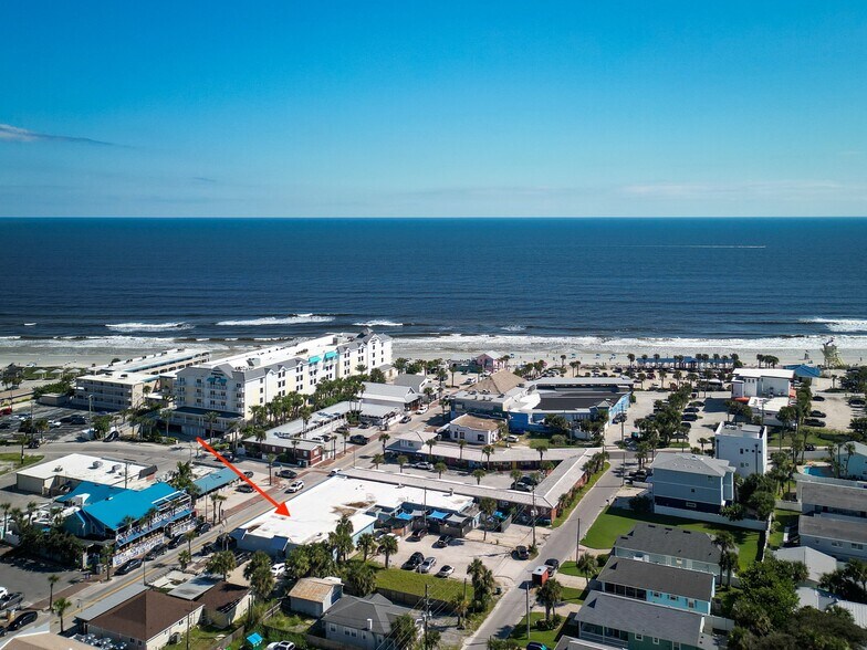 415 Flagler Ave, New Smyrna Beach, FL à vendre - Photo du bâtiment - Image 2 de 36