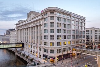 Plus de détails pour 600 N Plankinton Ave, Milwaukee, WI - Bureau à louer