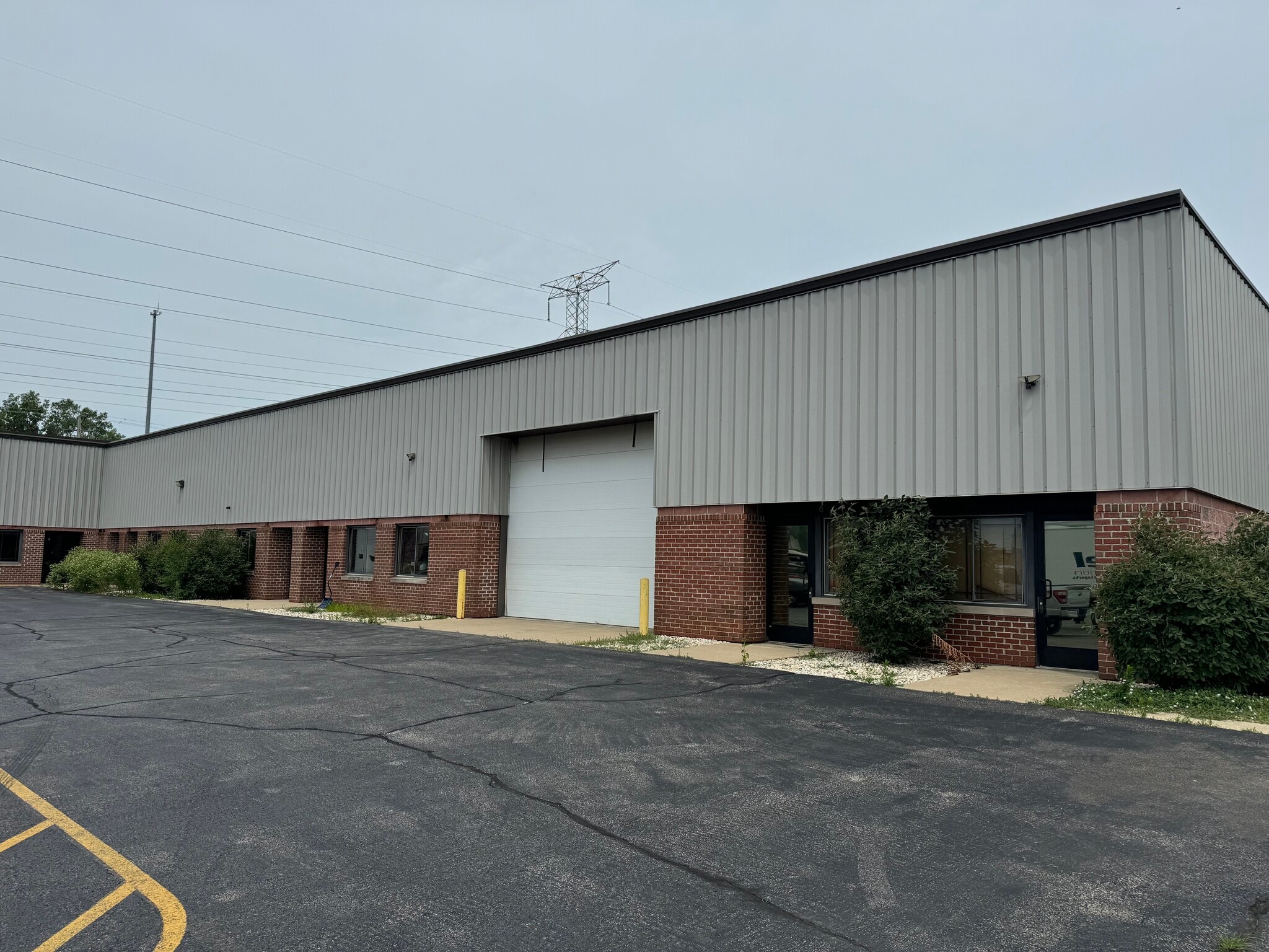 155 E Chicago St, Cary, IL for lease Interior Photo- Image 1 of 4