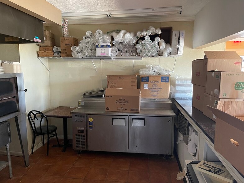 4235 Madison Ave, Trumbull, CT for lease - Interior Photo - Image 2 of 5