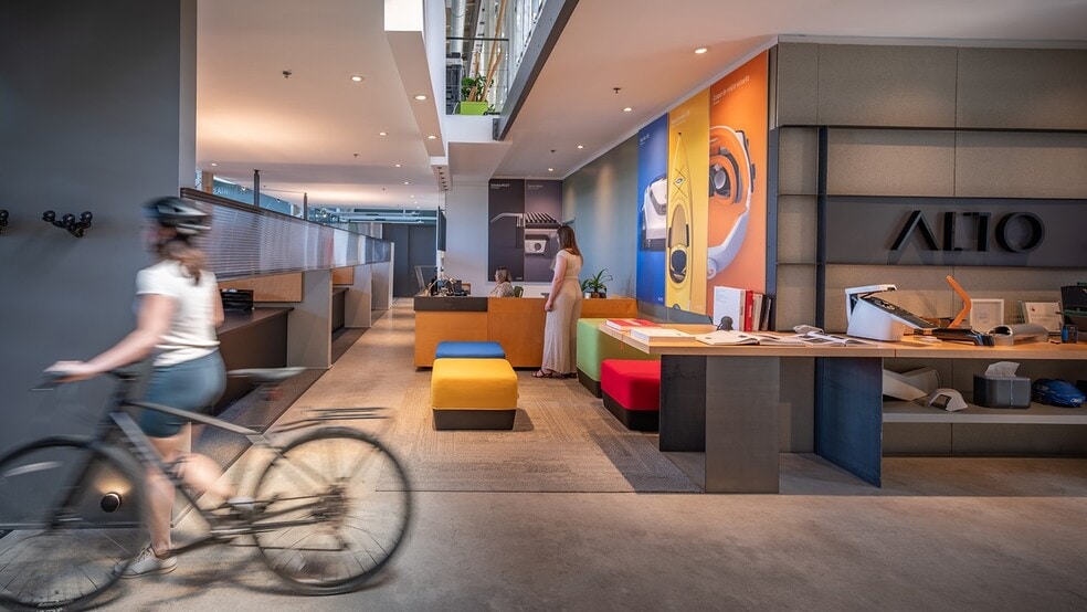 2600 Rue William Tremblay, Montréal, QC for lease - Building Photo - Image 3 of 15