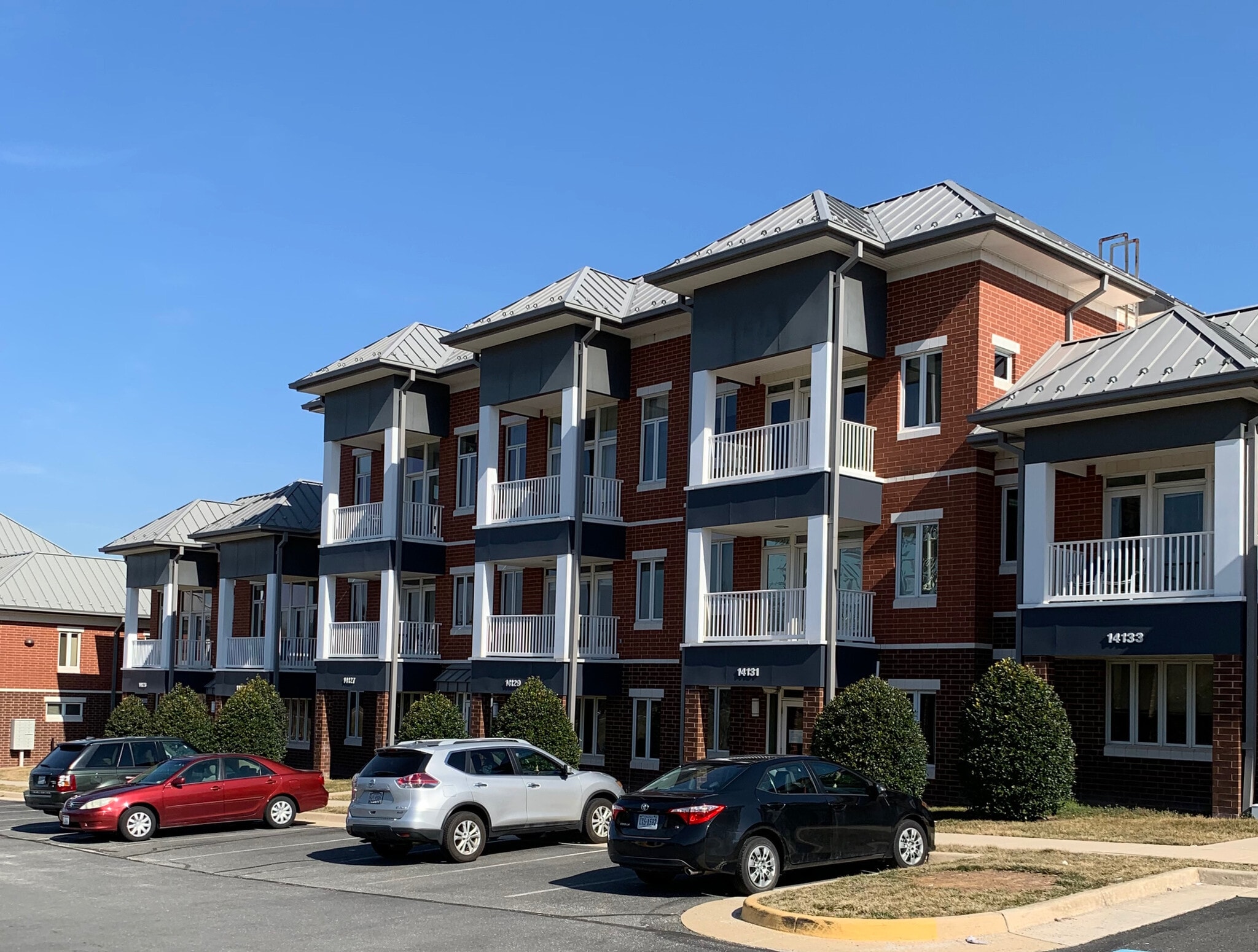 14127-14129 Robert Paris Ct, Chantilly, VA for lease Building Photo- Image 1 of 7