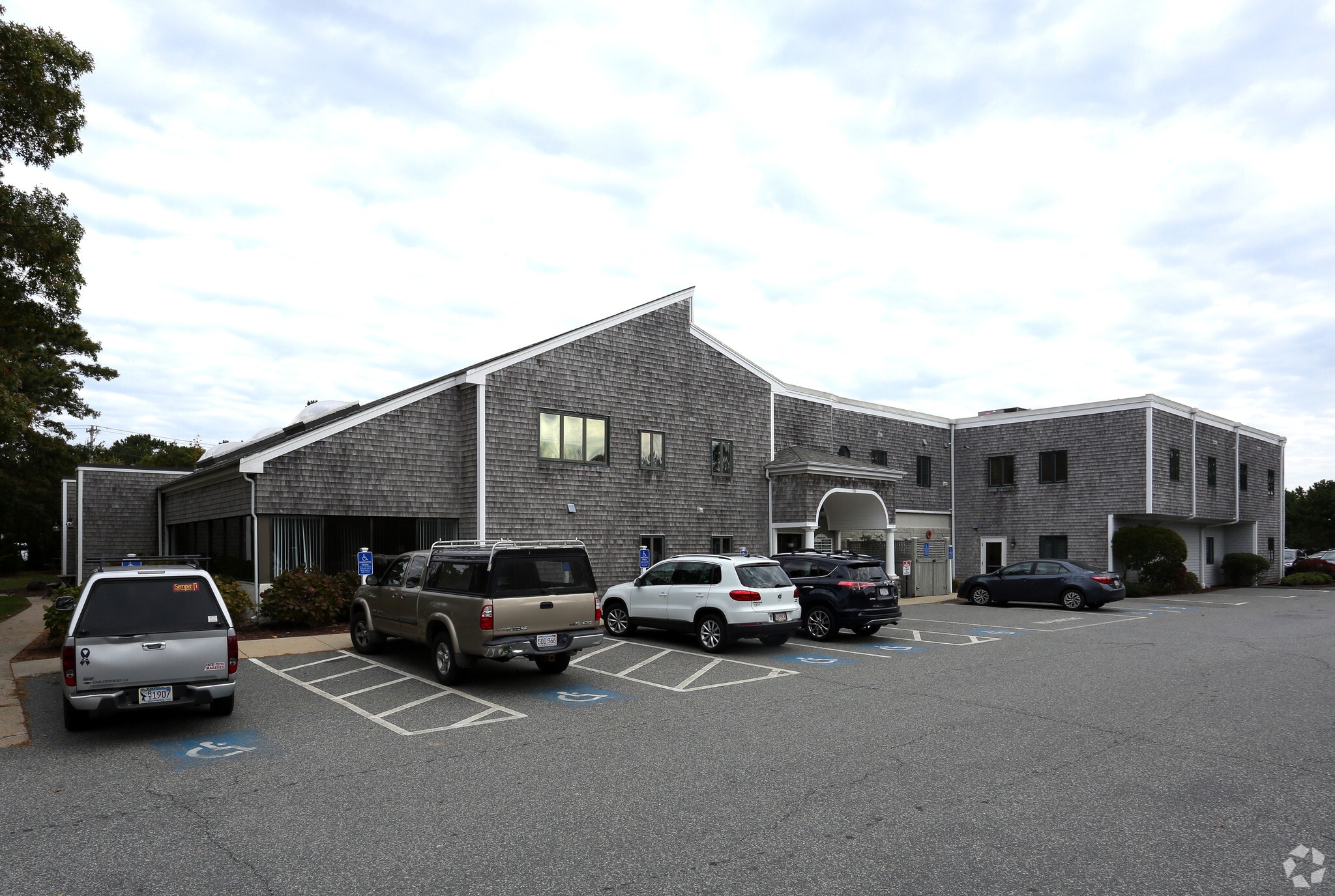 700 Attucks Ln, Hyannis, MA à vendre Photo principale- Image 1 de 65