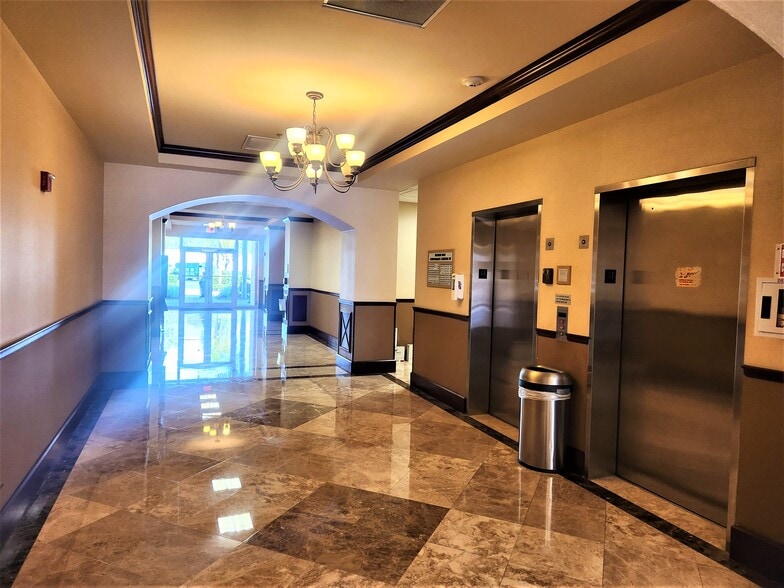 5810 Coral Ridge Dr, Coral Springs, FL à louer - Photo intérieure - Image 3 de 16