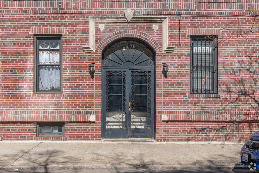 996 Cypress Ave, Ridgewood, NY for sale - Building Photo - Image 2 of 4