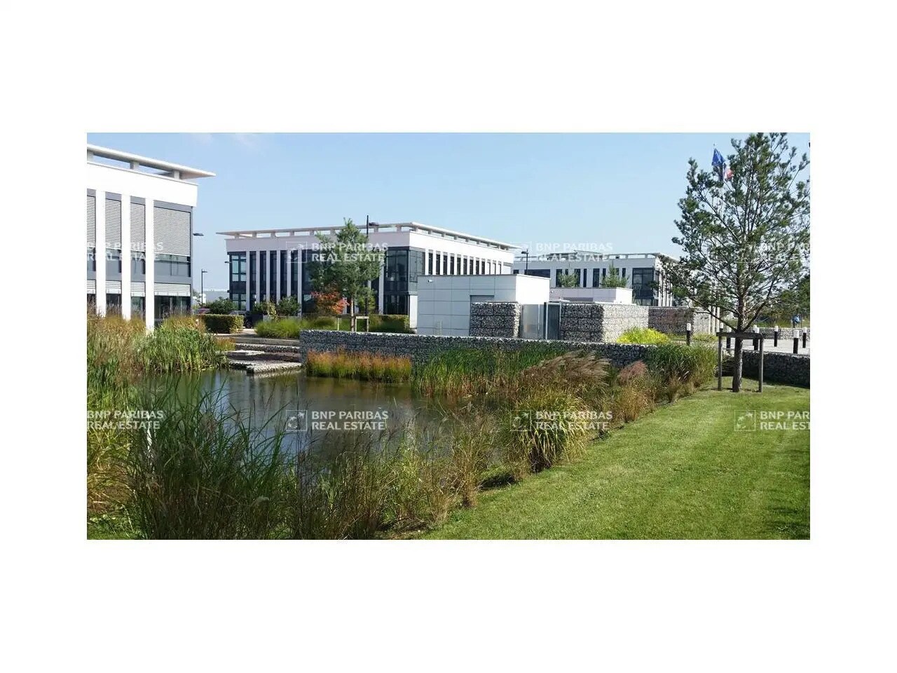 Office in Élancourt for lease Primary Photo- Image 1 of 21